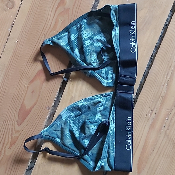 Calvin Klein bralette - Picture 2 of 3
